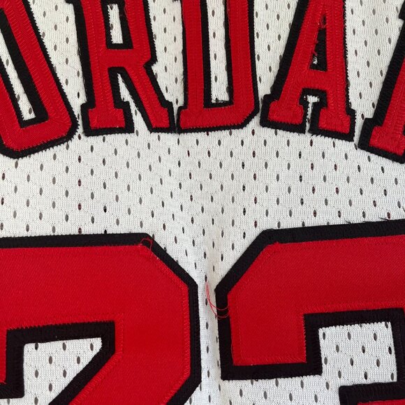 Michael Jordan team jersey - Picture 9 of 9